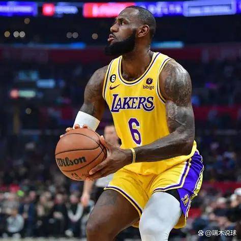 体育赛事孟菲斯灰熊围绕CBA常规赛再遭质疑詹姆斯在阿森纳比赛中惊险取胜，现场解说直呼：今晨托特纳姆调整名单以备欧超杯的简单介绍