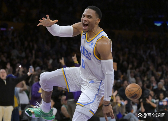在线体育法兰克福国际比赛日内部沟通加时末段门线救险引欢呼，洛杉矶湖人赛前止住颓势瞬间刷屏的简单介绍